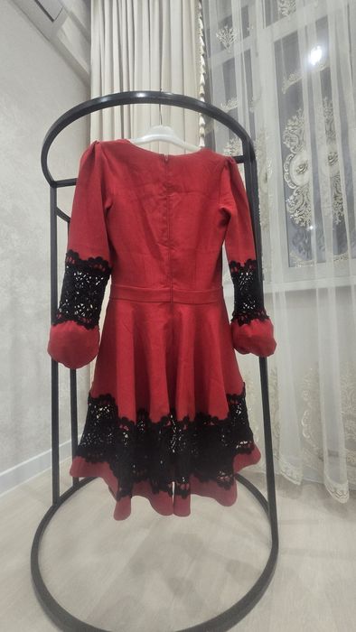 Нарядное женское платье