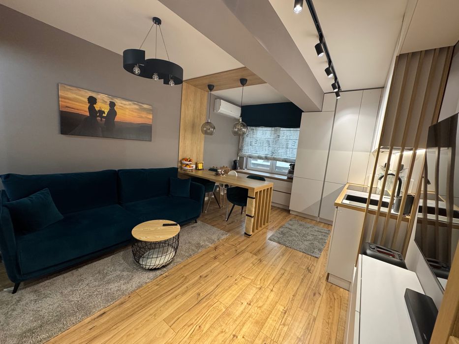 Vand apartament 3 camere - zona Turnisor