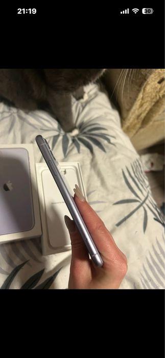 Iphone 11, in stare perfecta in afara de sanatatea bateriei mica