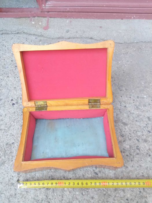 Дървена кутия за моливи