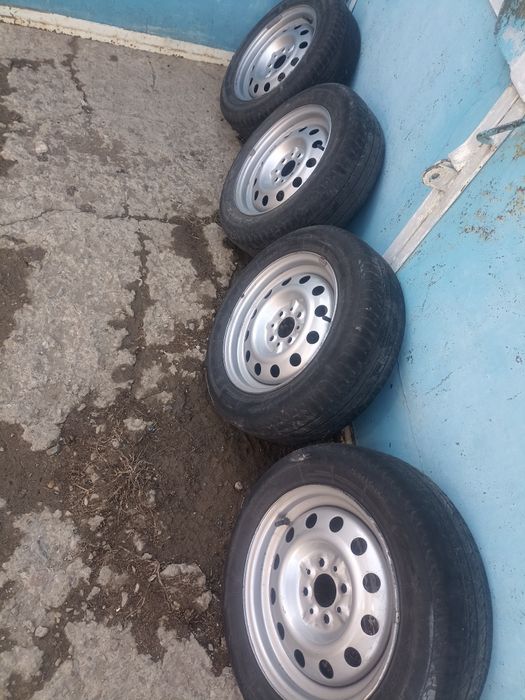 Продам бу шины с дисками