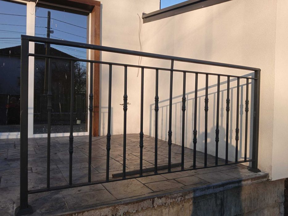 Парапети за стълбища и тераси от ковано желязо