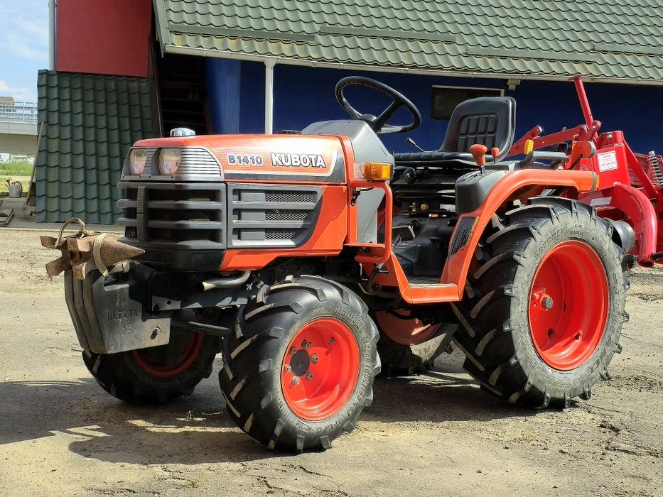 Tractor Kubota B1410 4x4 cu accesorii