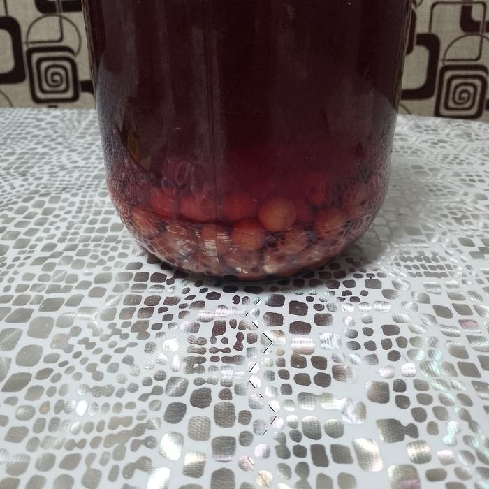 Компот вишневый. 700тенге.