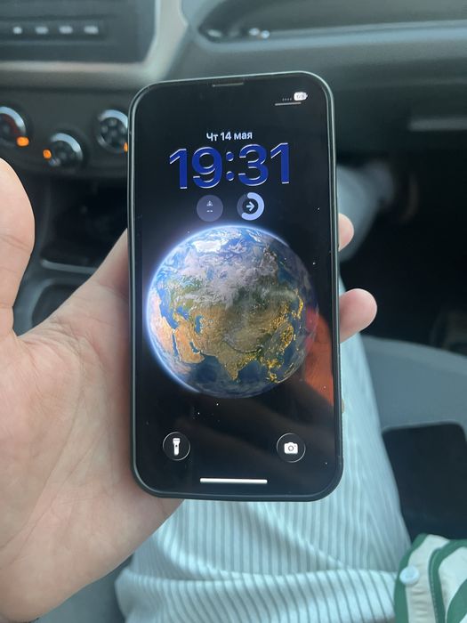 Продам 13 айфон