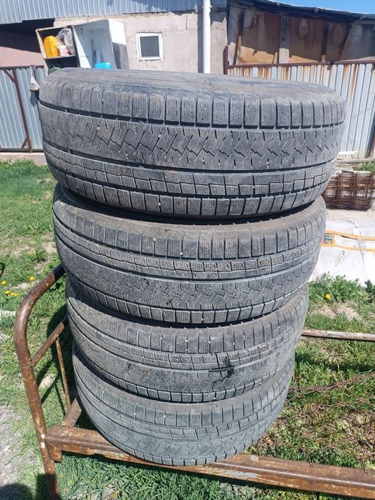 Комплект зимних шин 265/70R16