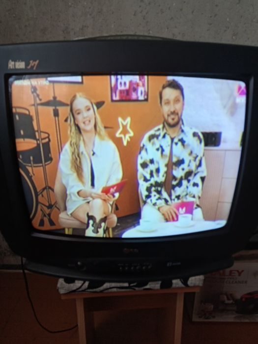 Продам телевизор LG