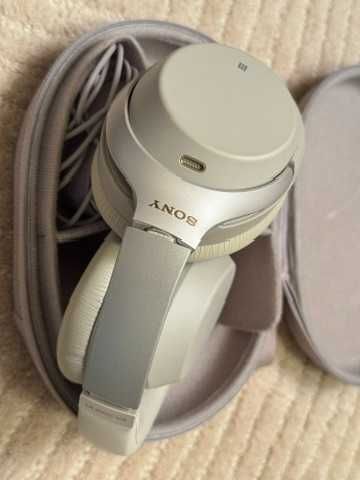 Sony MX3  Noise Cancelling Headphones white