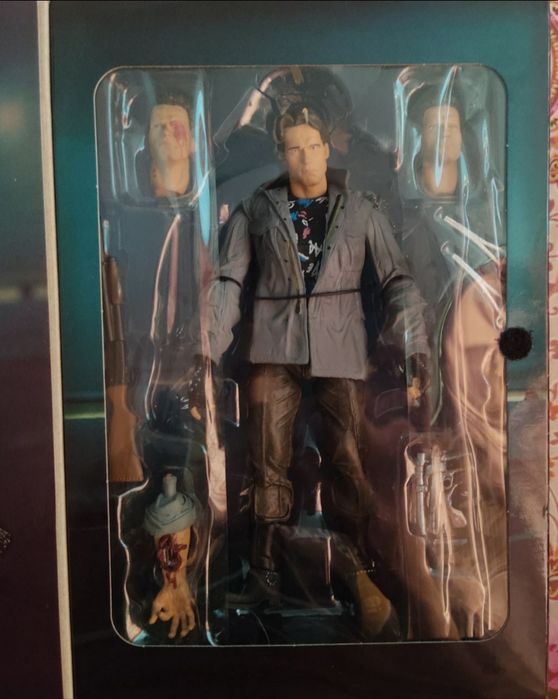 Продам новые фигурки Терминатора.