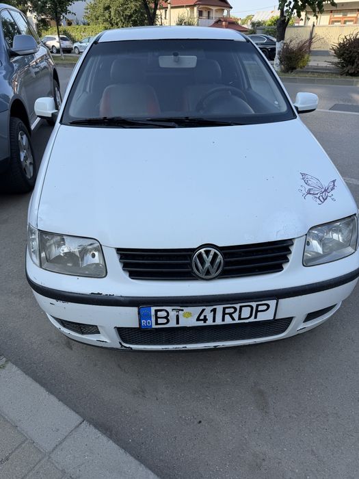 VOLKSWAGEN Polo