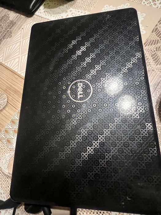 Лаптоп  DELL  2010