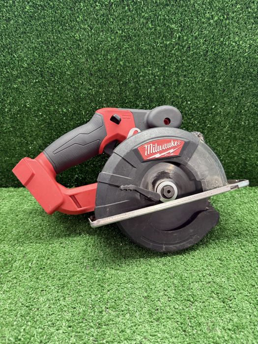 Безчетков ръчен циркуляр за метал Milwaukee M18 FMCS