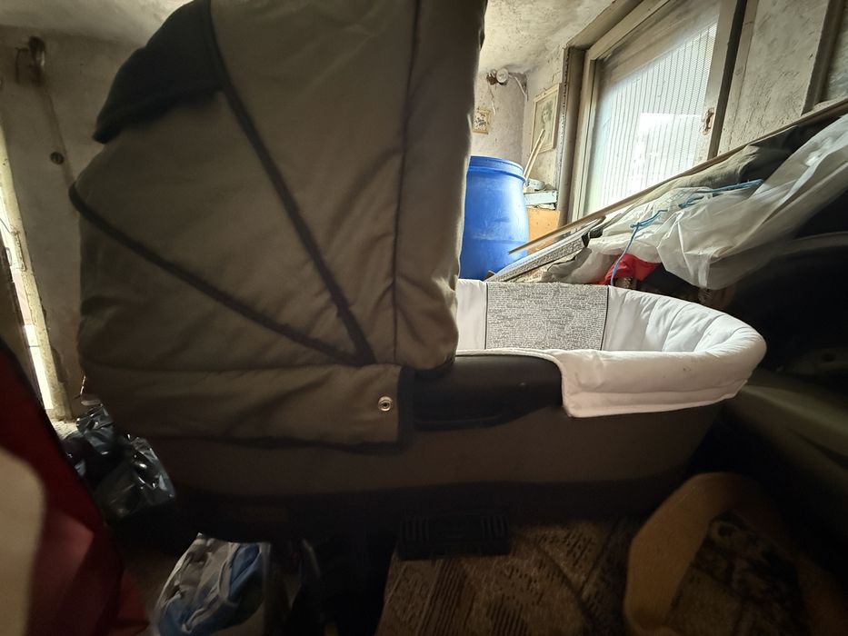 Продавам бебешка количка 3 в 1