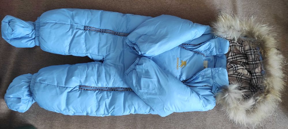 Продам детский  весенний комбинезон