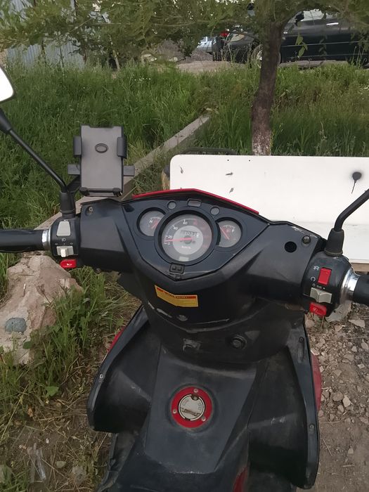 Скутер Сузуки 150куб