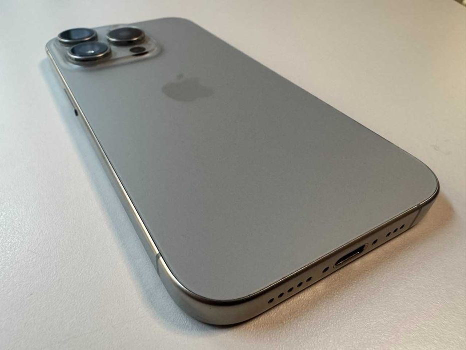  Apple / iPhone 15 Pro 256 Gb / Natural Titanium