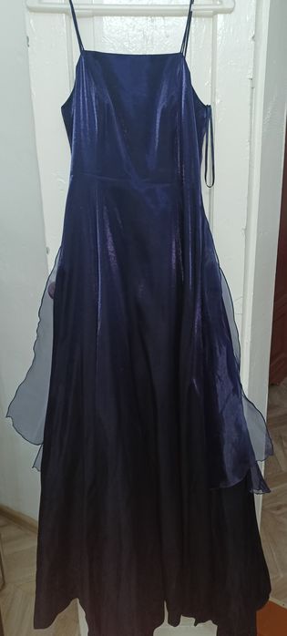 Продам платья.         .