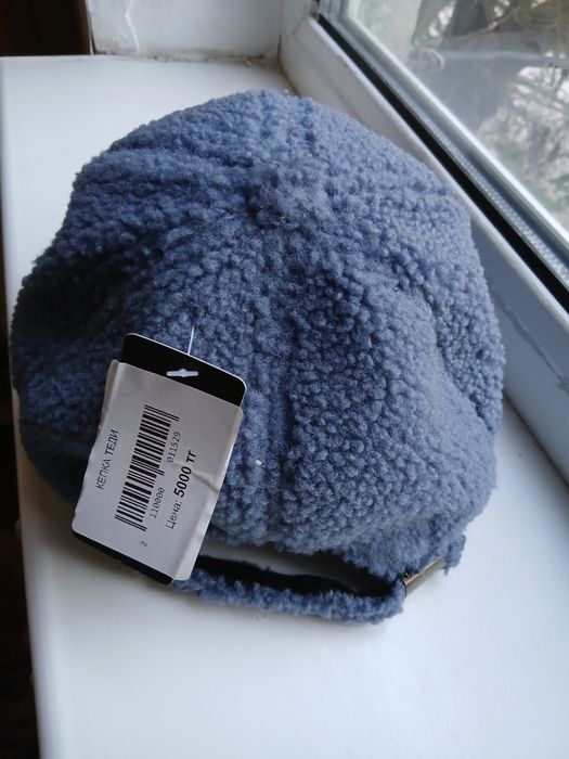 Продается бейсболка на фото