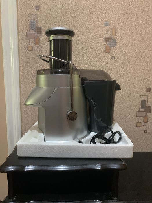 Соковыжималка новая в коробке