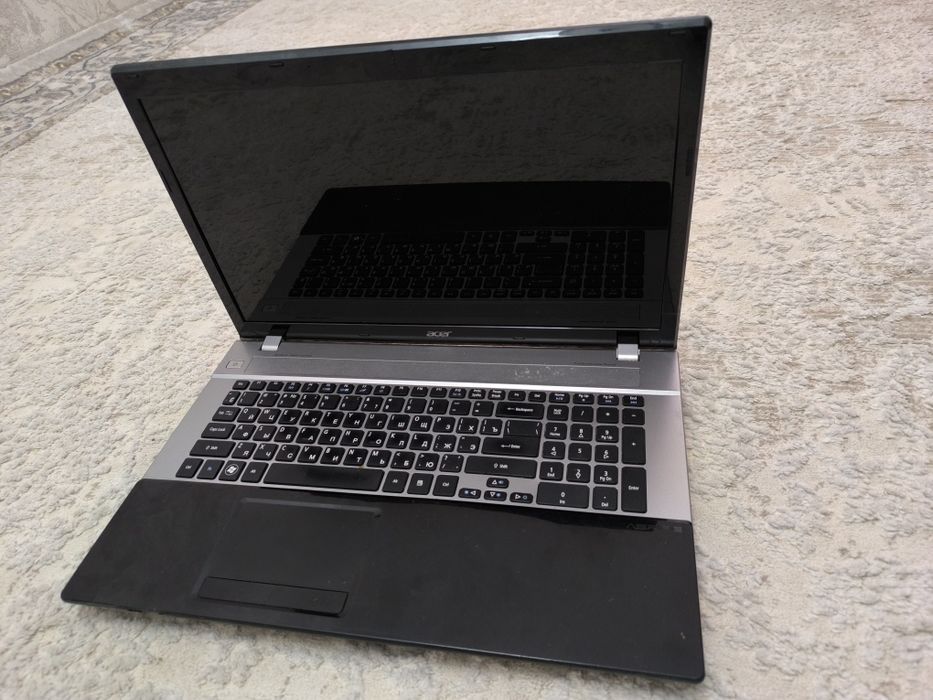 Ноутбук i5, озу 8, памят 750, экран 17