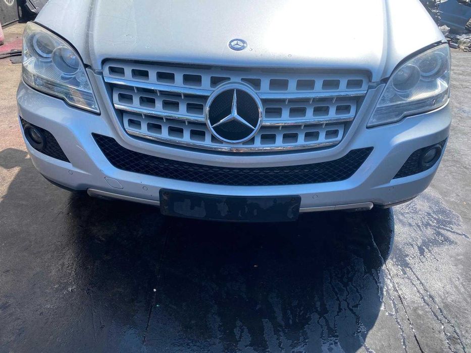 Dezmembrez mercedes ML w164 facelift/ml 350 cdi euro 5/bara ml/far ml/