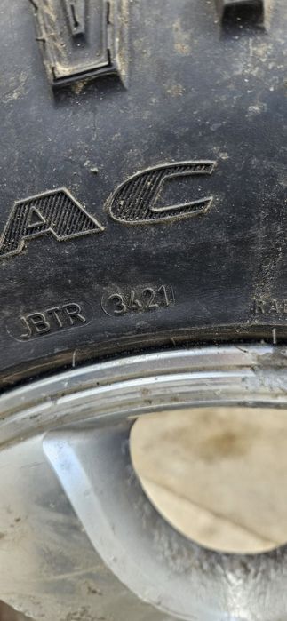 Toyota Land Cruiser 17 6х139,7 лети джанти с гуми 265/65/17