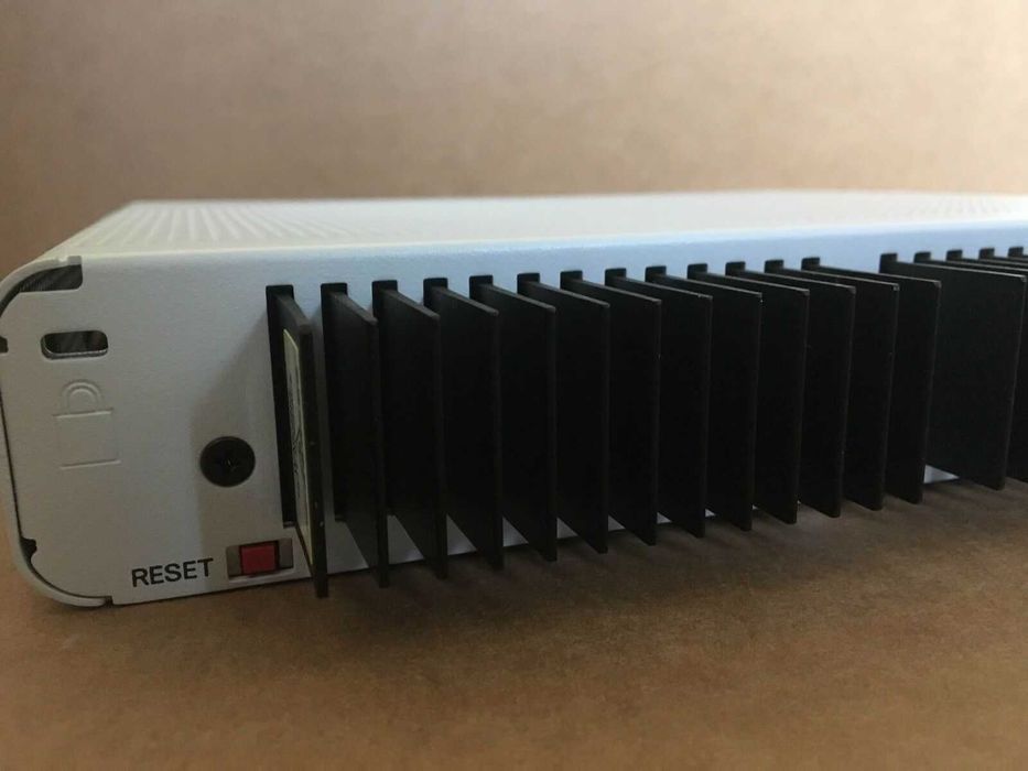 Switch, Hub, Cisco model WS-C2960C-12PC-L