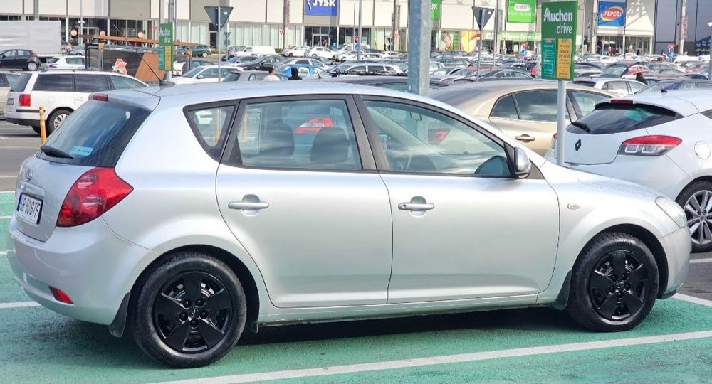 Kia Ceed 1.4 benzina carye service cu revizii la zi + cauciucuri + bara fata noua