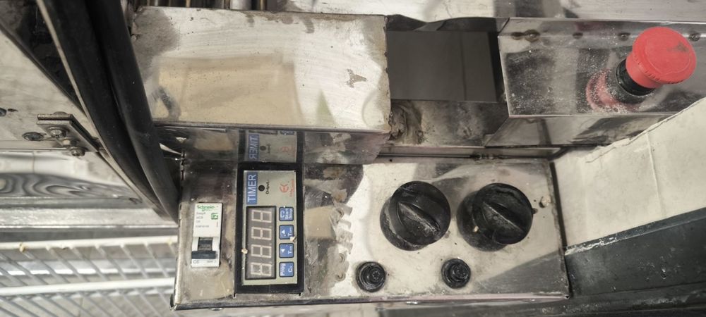 Продавам тунелна (конвейрна)машина за пици