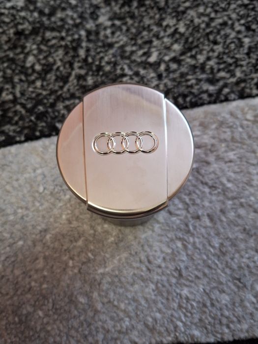 Scrumiera Audi, model pahar