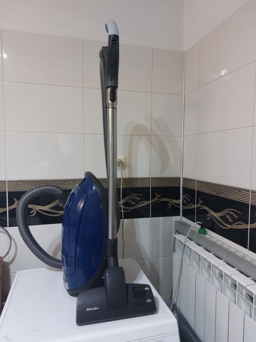 Прахосмукачка Miele Complete C3 Comfort EcoLine