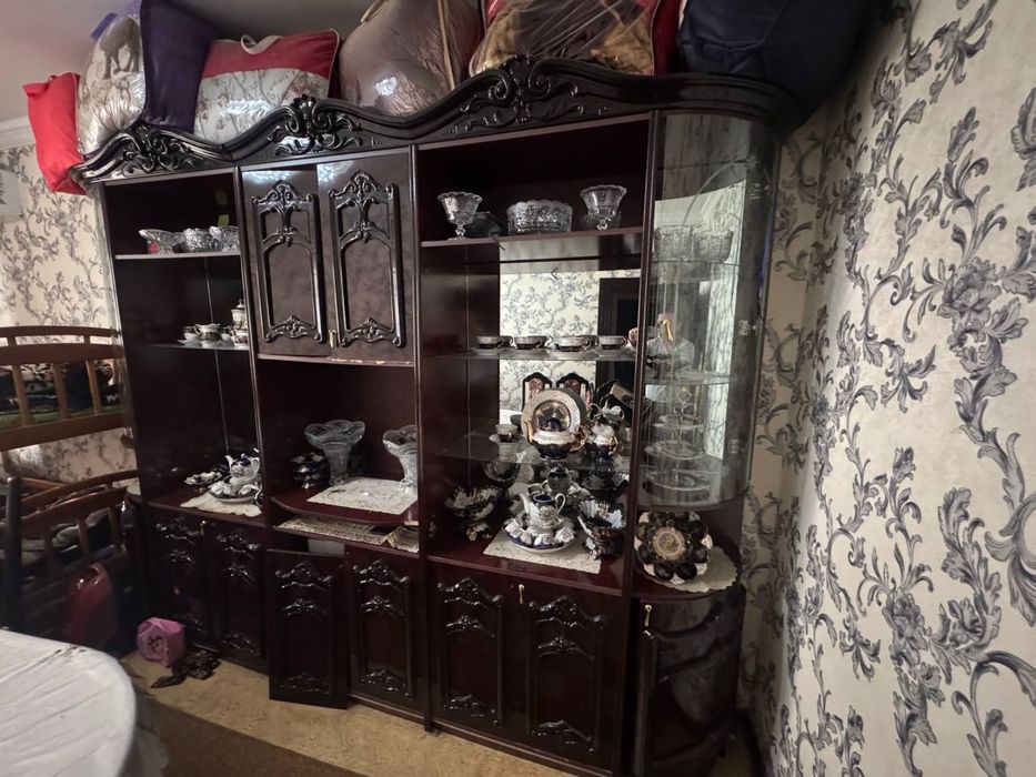 Мебел стенка шкаф