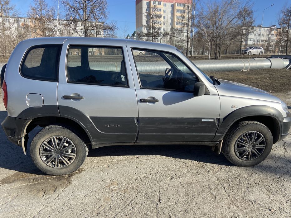 Шевролет Нива 2011 год