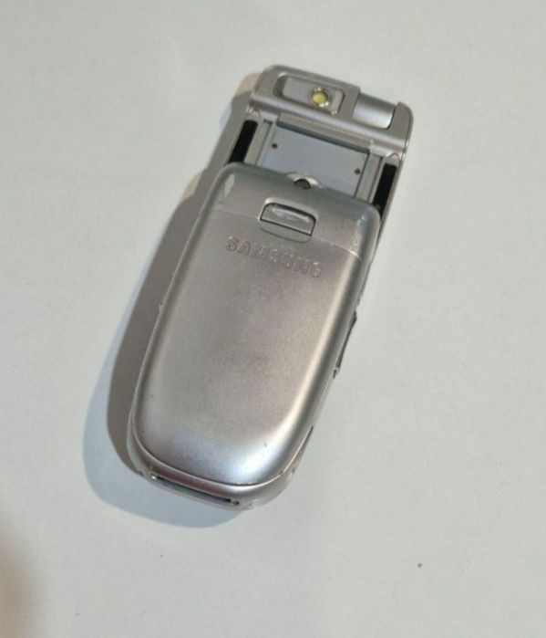 Telefon Samsung pe sina