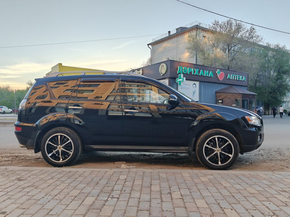 Mitsubishi outlander 2010