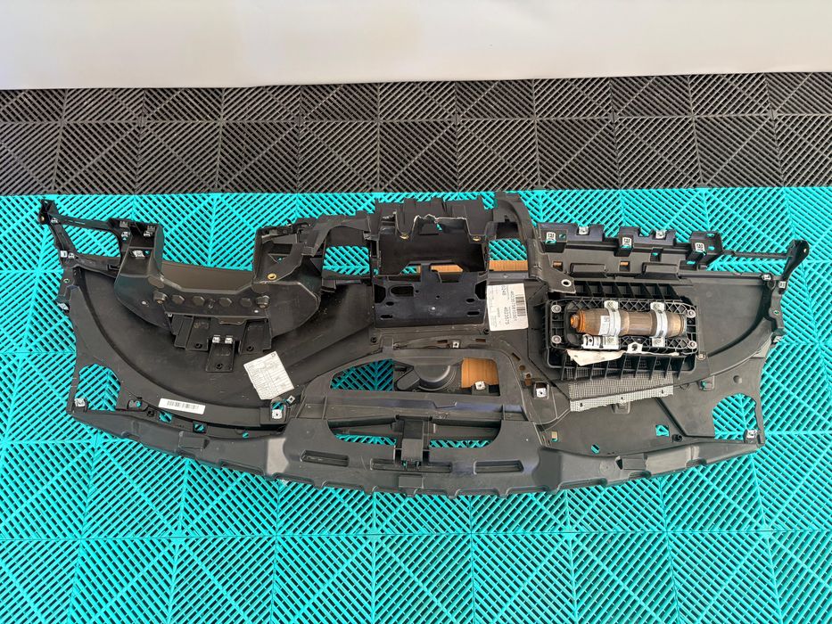 Plansa bord Audi A8 D4 2010-2016 maro inchis pentru reparat