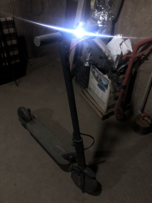 Электронный самокат ELEMENT