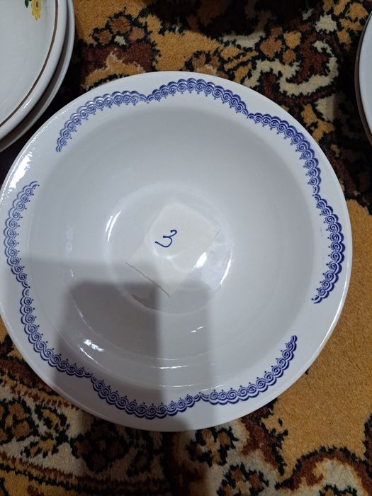 Продам тарелки и блюдца