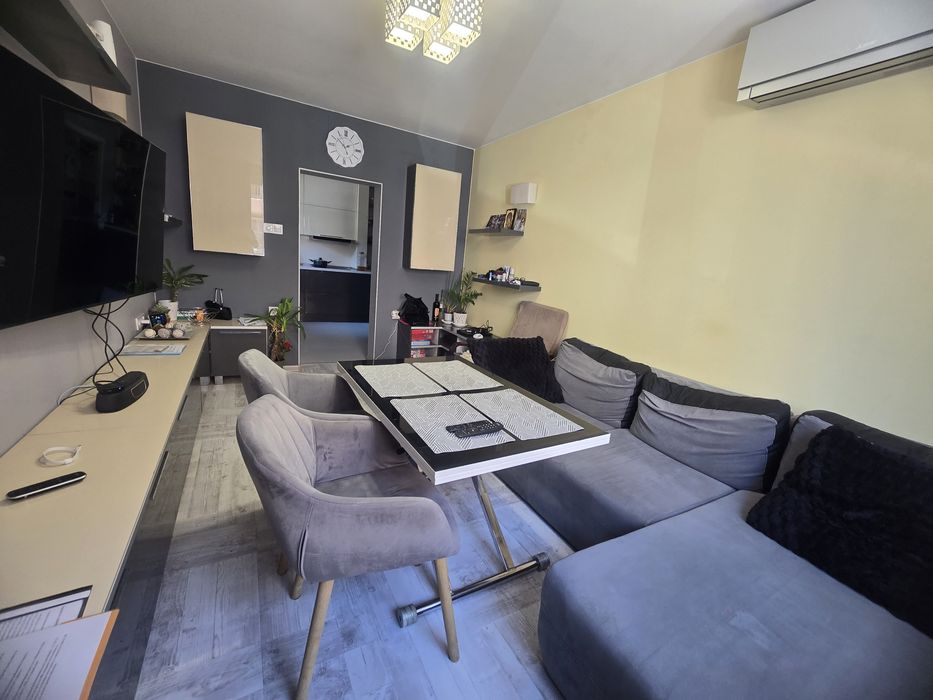 Продава се Тристаен апартамент в Бургас, Славейков - 98 кв.м за 1888 €/кв.м - Снимка #11