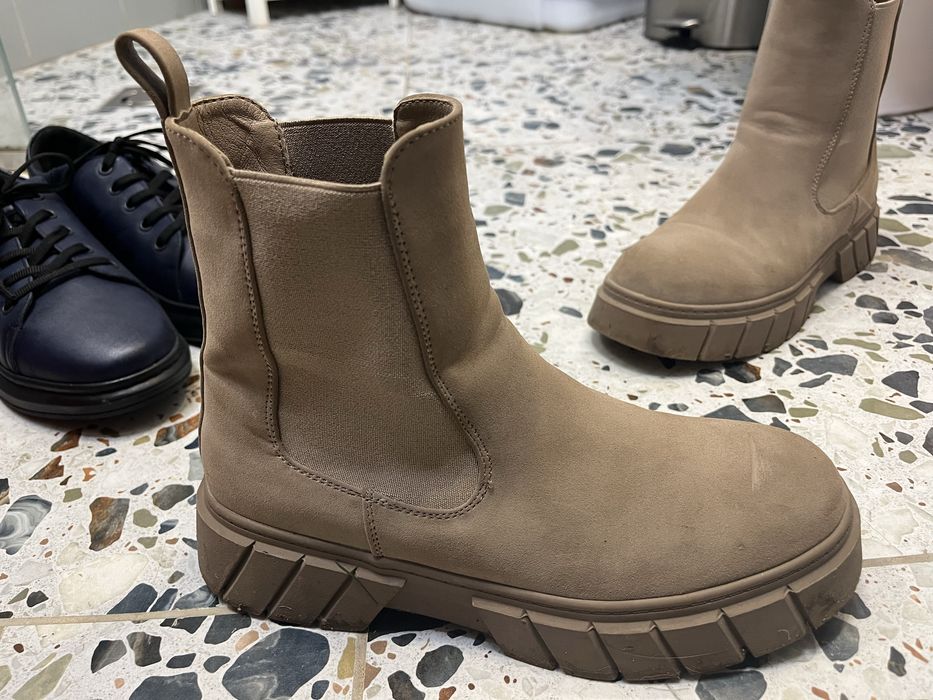 Jenny Fairy боти (10€) u ATO shoes кецове (8€)