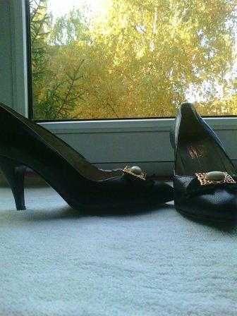 продам женские туфли.