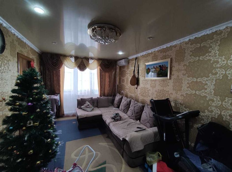 Продам 4-х комн. ул. Строителей, 4