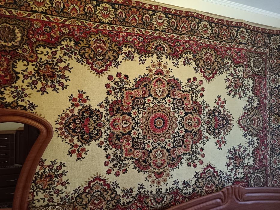 Продам ковры в хорошем состоянии