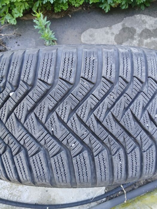 Зимни гуми Laufenn 235/50R18