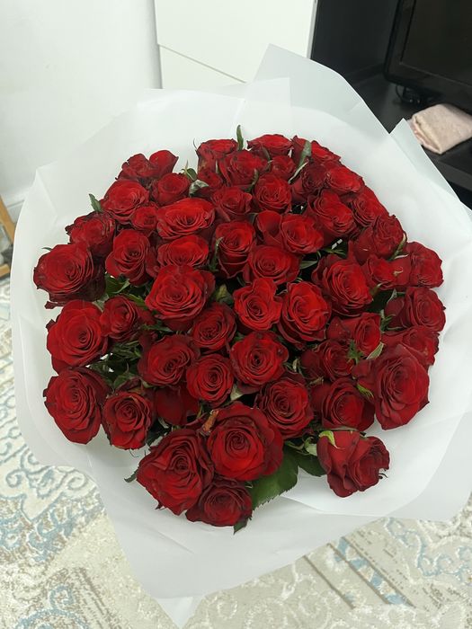51 штук розаа.