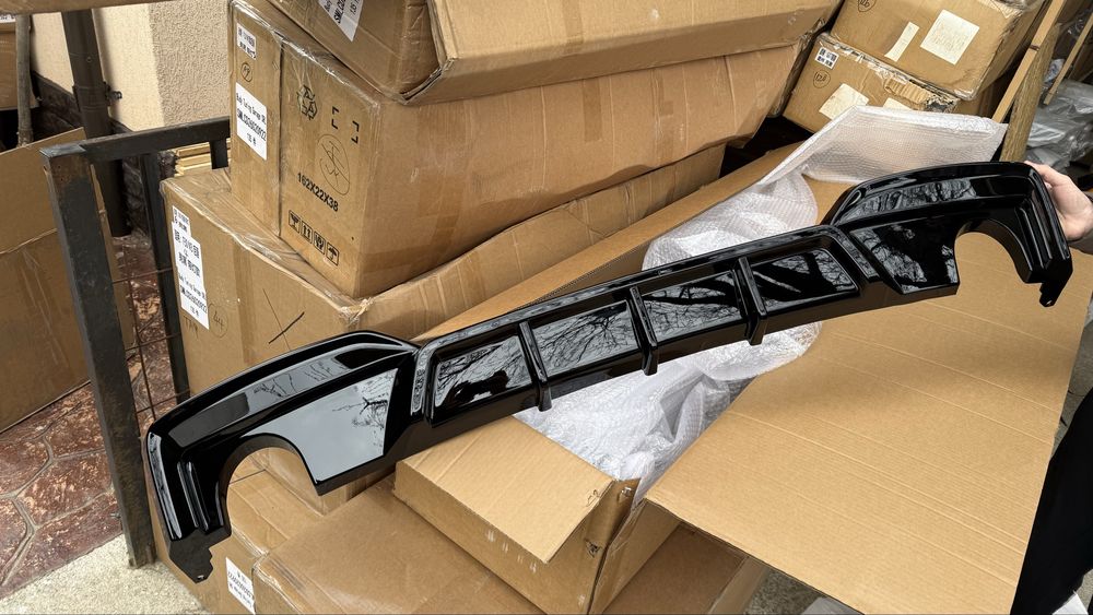 Difuzor Ornament Evacuare dublu stop Led Frana bara spate BMW Seria 6 F06 F12 F13