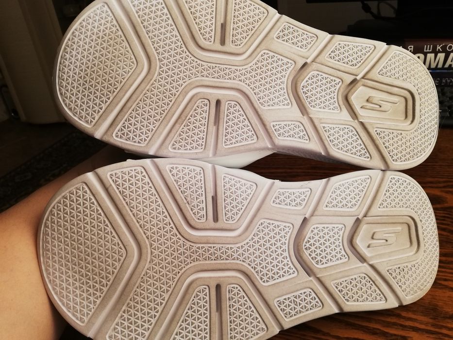 Спортивная обувь