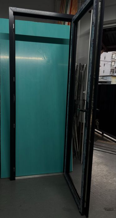 Usa PVC - prag aluminiu