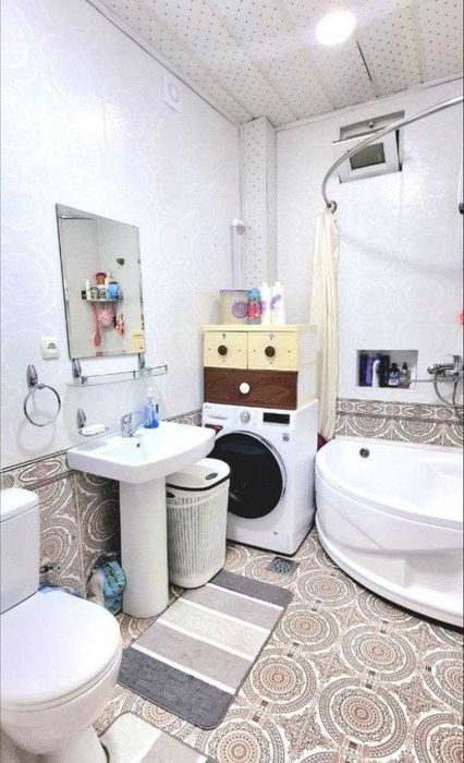 3/2/4 ТЦ Next, Magic City, Яккасарайский р-н