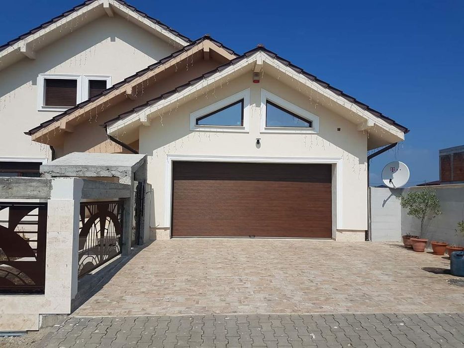 Vand garaje pe structura metalica 60mp